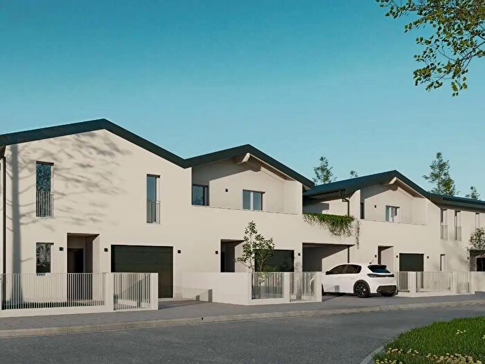 Casa quadrilocale in vendita in Via E Zacconi, Albinea