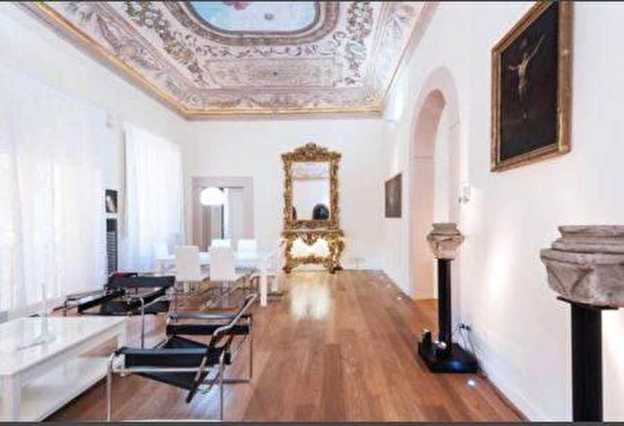 Appartamento con 6 locali in vendita in Firenze