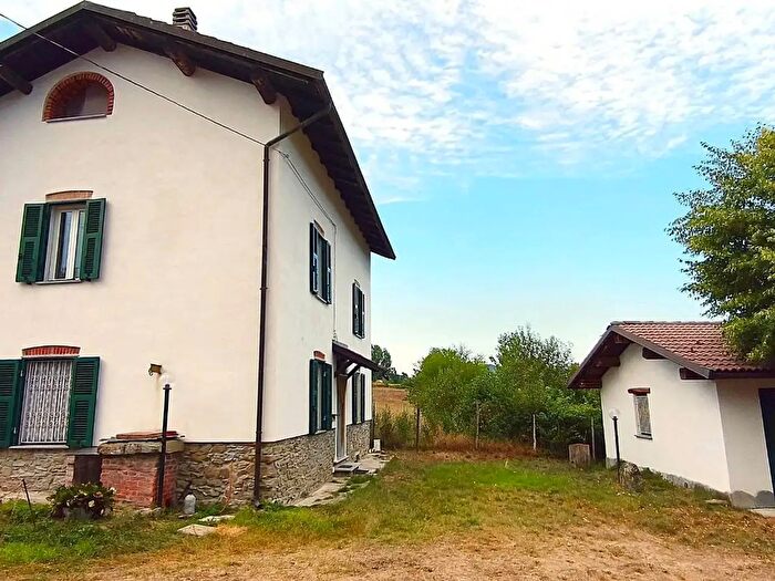 Casa con 6 locali in vendita in Roboaro, Pareto