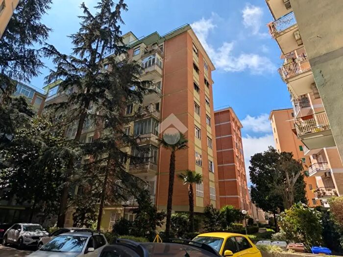 Appartamento quadrilocale in vendita in Via dAntona, Napoli