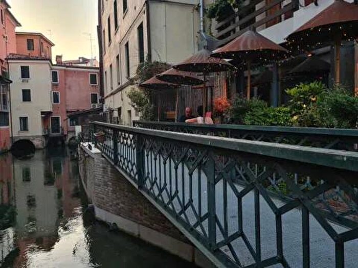 Appartamento trilocale in affitto in Vicolo Trevisi C, Piazza dei Signori, Treviso