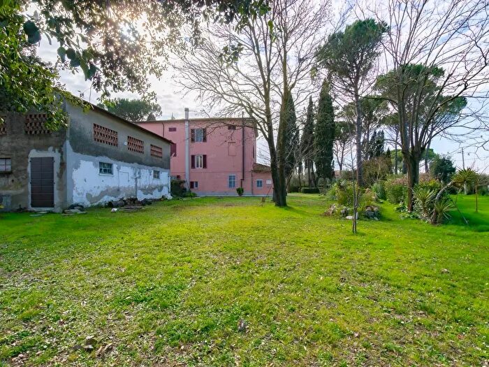 Casa bilocale in vendita in Pontedera