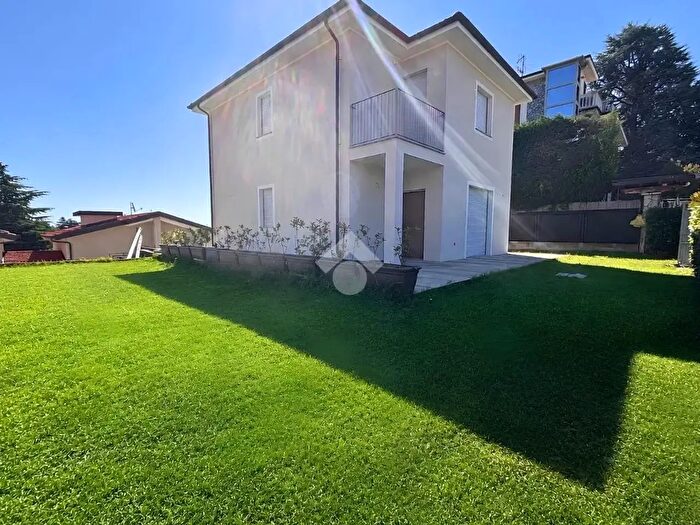 Casa con 5 locali in vendita in Via Umberto I, Pecetto Torinese