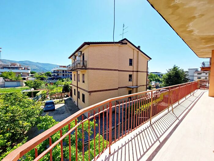 Appartamento trilocale in vendita in Via Casal Bellini, Tivoli