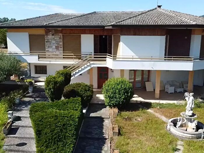 Casa con 6 locali in vendita in Via Motta, Monselice