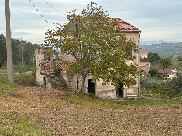 Casa trilocale in vendita in Via Capograssi Snc, Altavilla Silentina