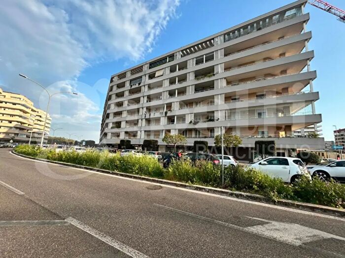 Appartamento trilocale in vendita in Viale Leonida Tonelli, Roma