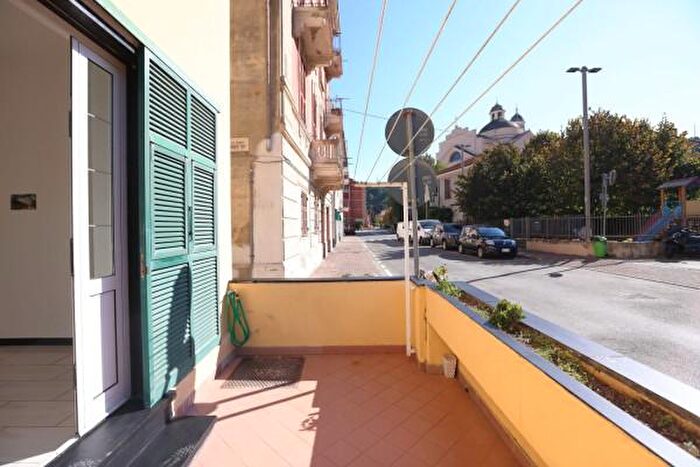 Appartamento quadrilocale in vendita in Via Monsignor Salvatore Vattuone, Sestri Levante