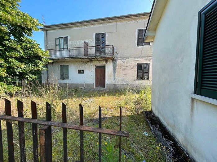 Casa trilocale in vendita in Via Panniglia Roccasecca, Roccasecca