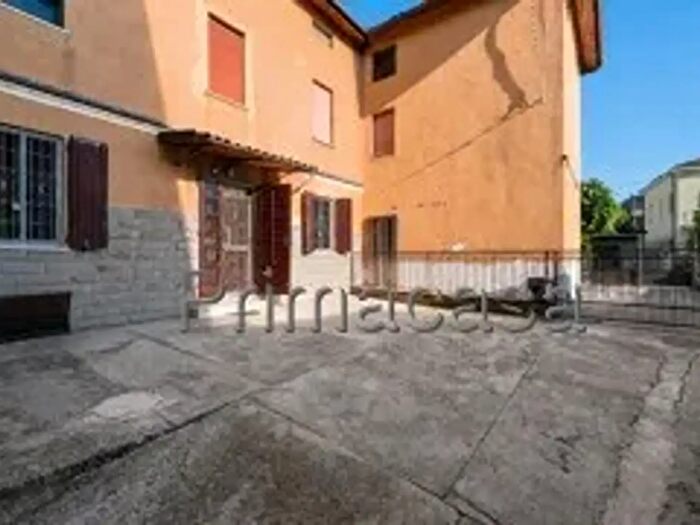 Appartamento quadrilocale in vendita in Via Madonnina, Rubiera