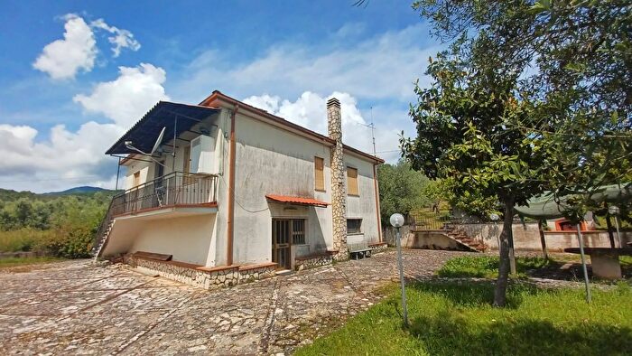 Casa con 7 locali in vendita in Via Palombara, Giuliano Di Roma