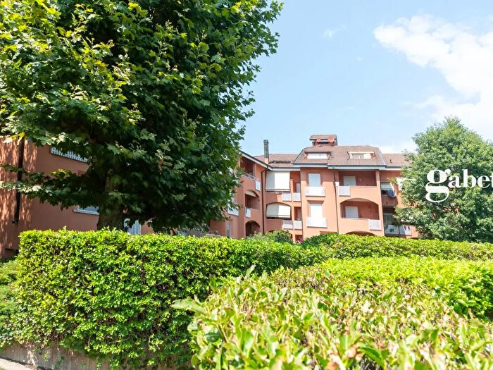 Appartamento trilocale in vendita in Via Mazzini, Robbiate