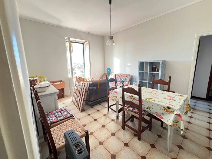 Appartamento quadrilocale in vendita in Via G Carducci, Massa