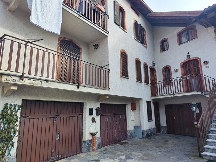 Casa con 5 locali in vendita in Via Guglielmo Marconi, Boca