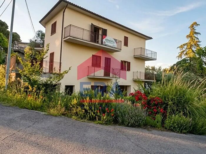 Appartamento quadrilocale in vendita in Via Luigi Biagioni, Civitella DAgliano