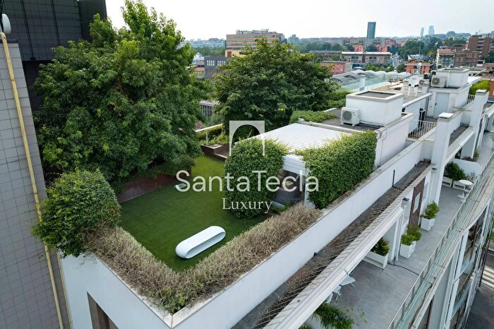 Appartamento con 5 locali in vendita in Via Noto, Milano