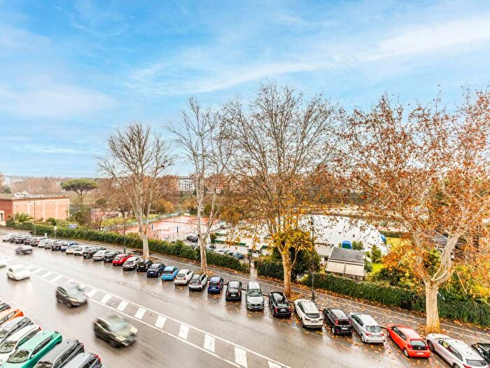 Appartamento trilocale in affitto in Piazza Melozzo da Forlì, Flaminio, Roma