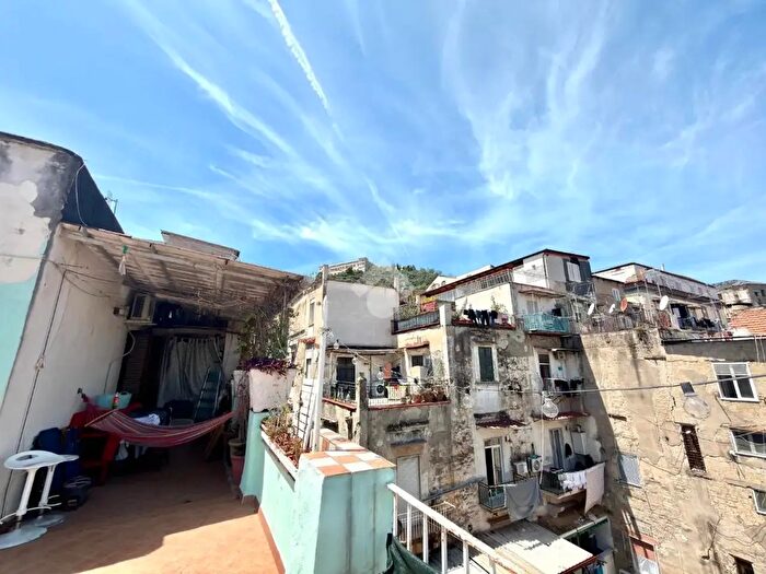 Appartamento bilocale in vendita in Vico Campanile al Consiglio, Napoli