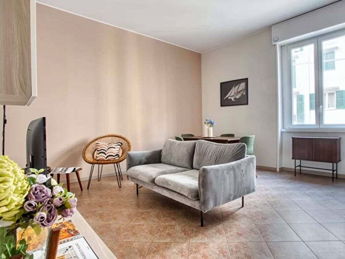 Appartamento trilocale in affitto in Corso di Porta Ticinese, Ticinese, Milano