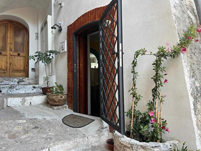 Appartamento trilocale in vendita in Via SantAngelo Itri, Itri