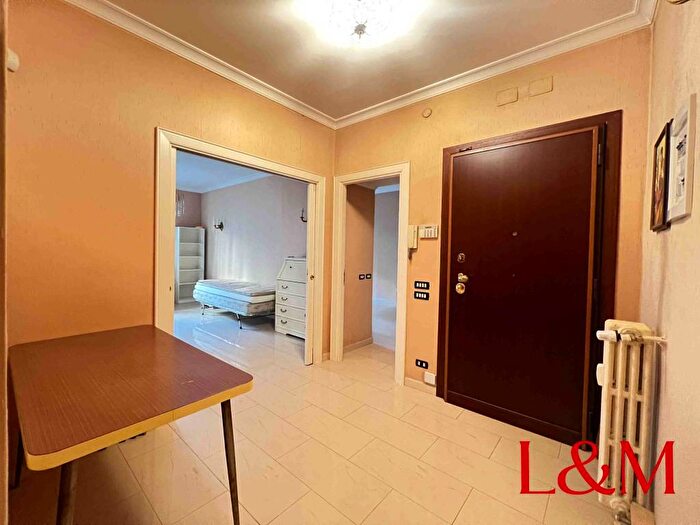 Appartamento quadrilocale in affitto in Via Pandosia, San Giovanni, Roma