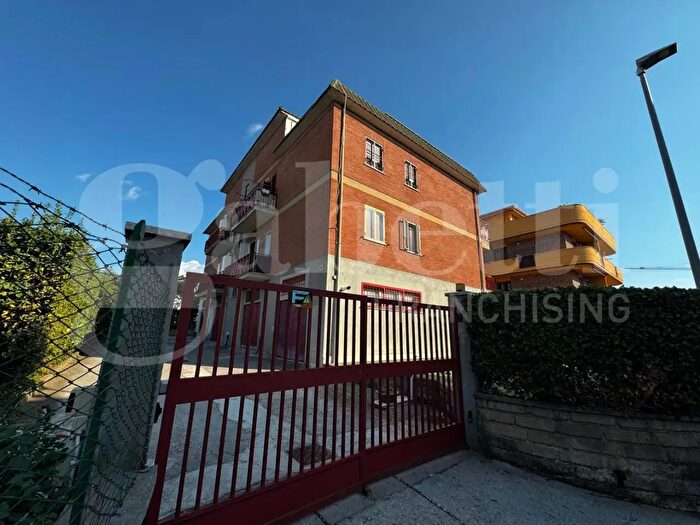 Appartamento quadrilocale in vendita in Via Martiri delle Fosse Ardeatine, Marino