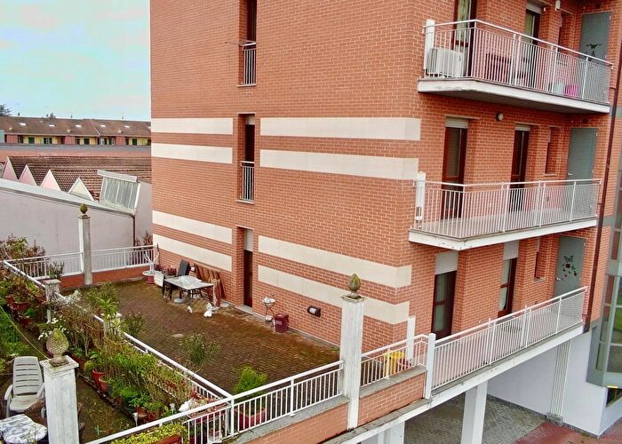 Appartamento con 5 locali in vendita in Via Umberto Giordano, Alessandria