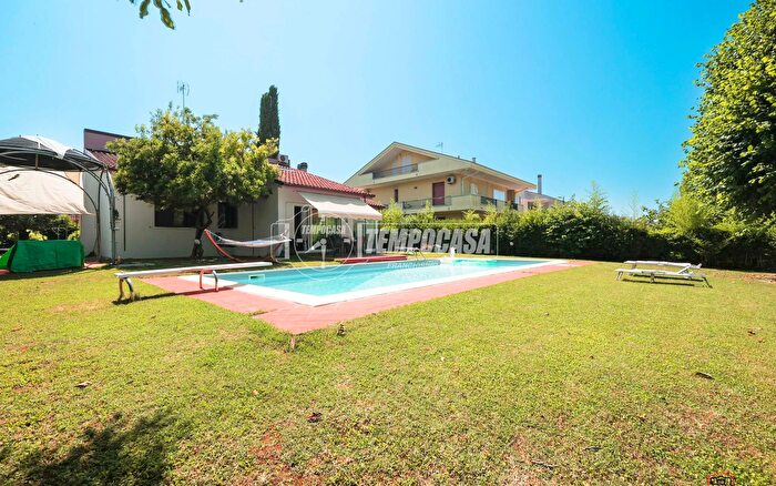 Casa con 6 locali in vendita in Via Giacomo Rossini, Coriano