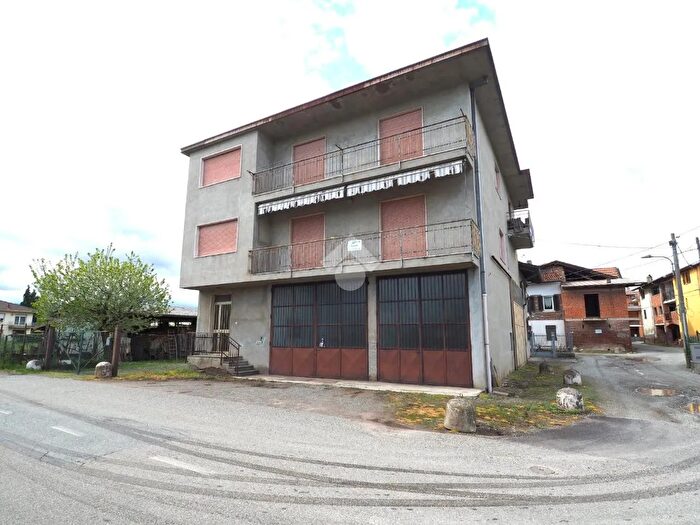 Casa con 5 locali in vendita in Via dei Partigiani, Prato Sesia