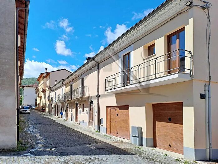 Casa quadrilocale in vendita in Via della Piega, Sant'Eusanio Forconese