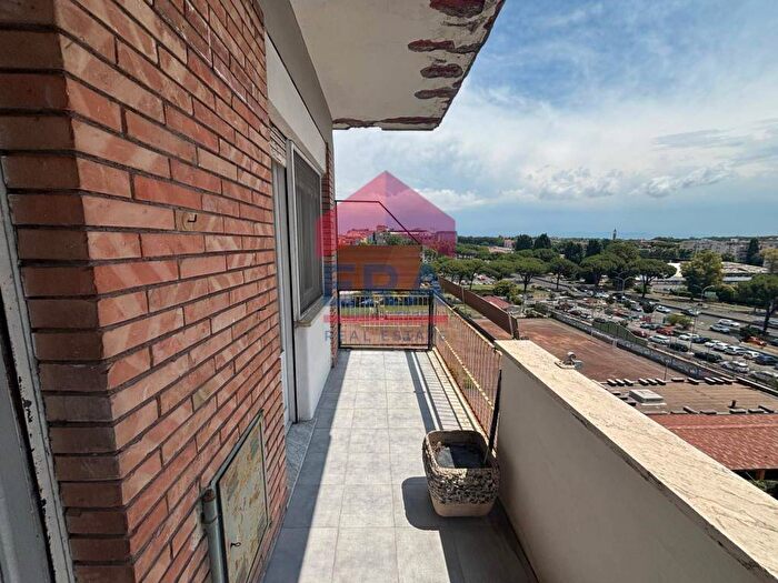 Appartamento trilocale in affitto in Via Alessandro Severo, San Paolo, Roma