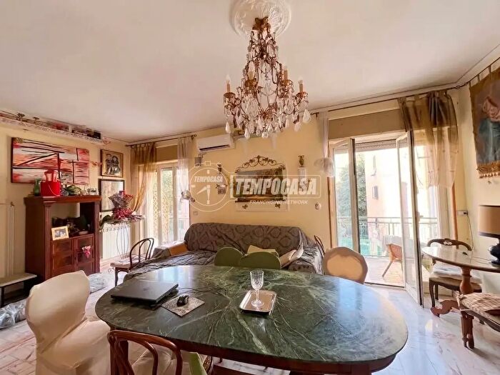 Appartamento quadrilocale in vendita in Napoli
