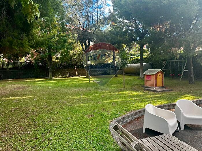 Appartamento con 6 locali in vendita in Via Francesco De Sanctis, Catania