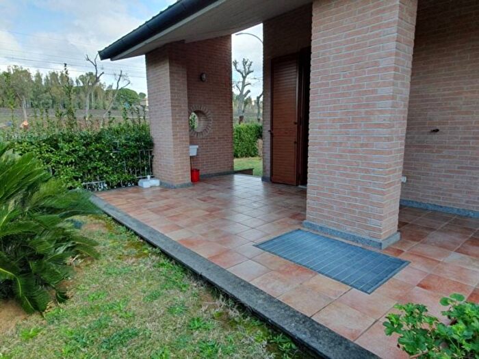 Appartamento trilocale in affitto in Via Isola di Caprera, Zona Nuova Pratoranieri, Follonica