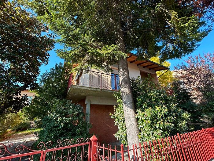 Casa con 13 locali in vendita in Giovanni Pascoli, Rapolano Terme