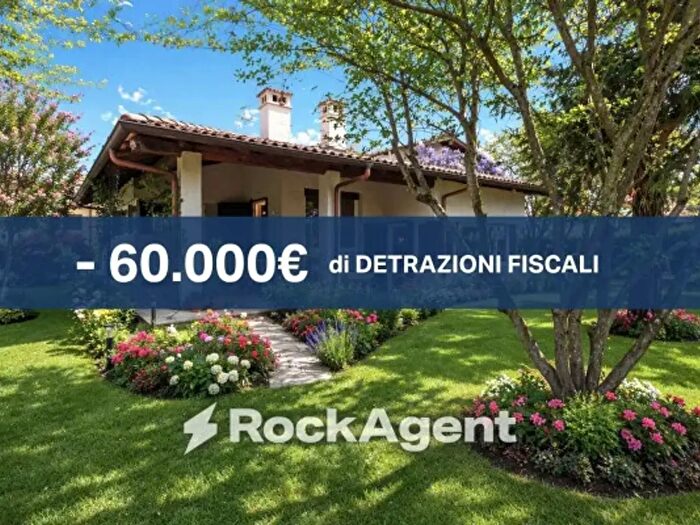 Casa con 6 locali in vendita in Via Tagliamento, Seriate