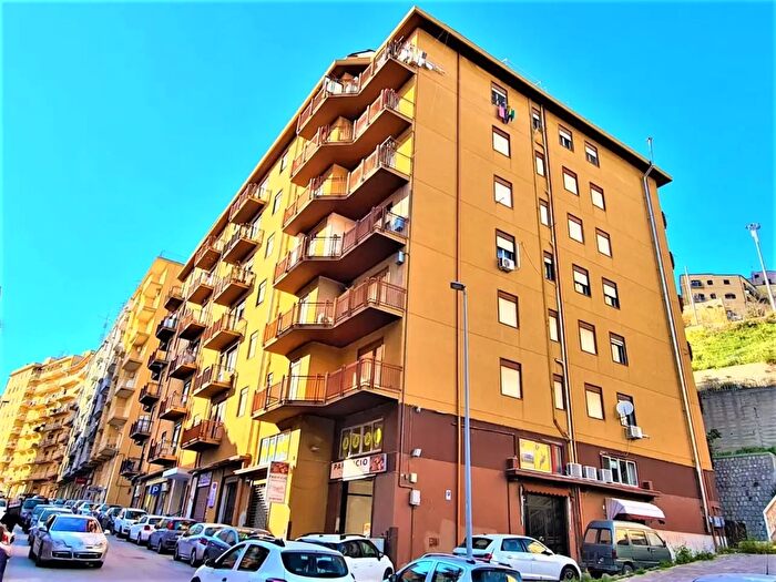 Appartamento con 5 locali in vendita in Via Dante Bis, Agrigento