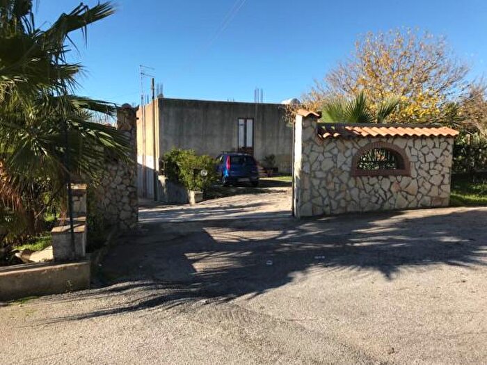 Casa quadrilocale in vendita in Contrada Adragna, Sambuca Di Sicilia