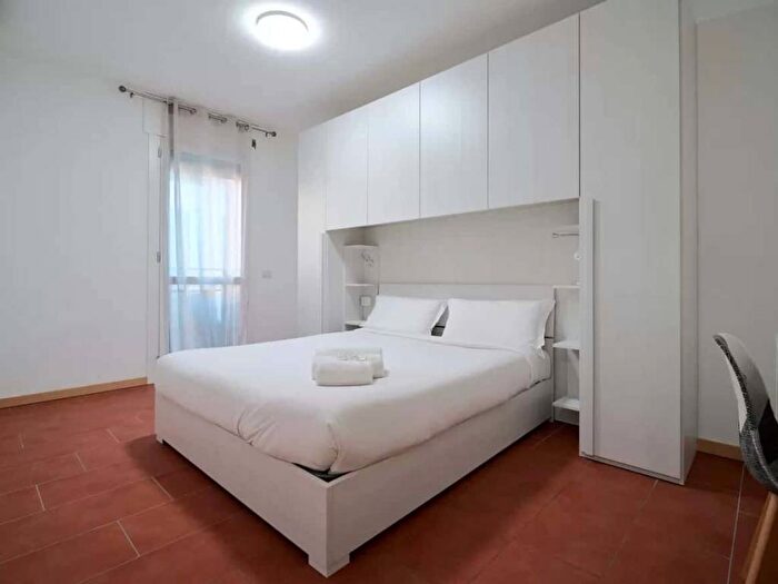 Appartamento trilocale in affitto in Via Gargano, Corvetto, Milano