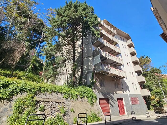 Appartamento bilocale in vendita in Via Dina E Clarenza, Messina