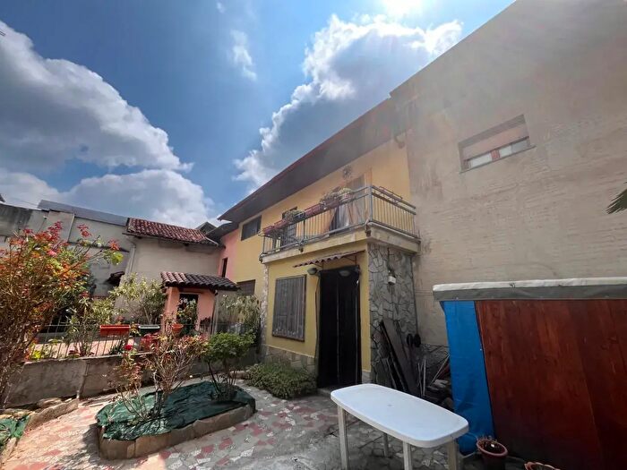 Casa quadrilocale in vendita in Vicolo Fiori, Barbania