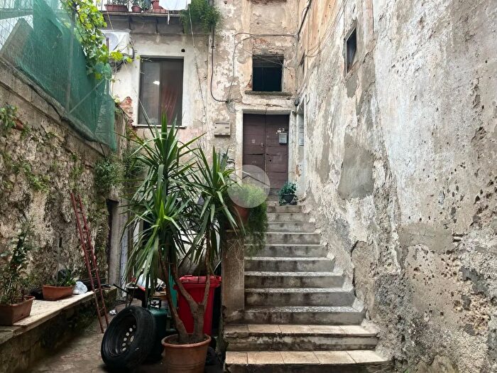 Appartamento con 5 locali in vendita in Traversa Giannuzzi Savelli, Cosenza