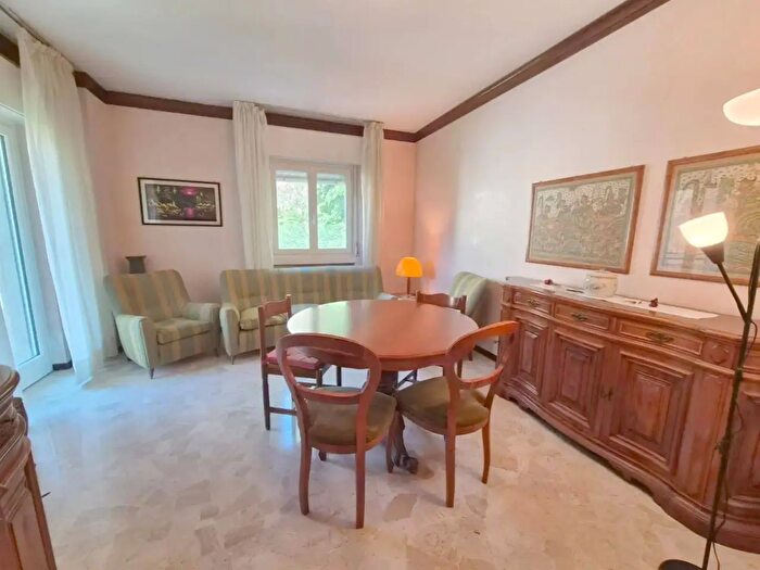 Appartamento trilocale in vendita in Via alle Villette, Lecco