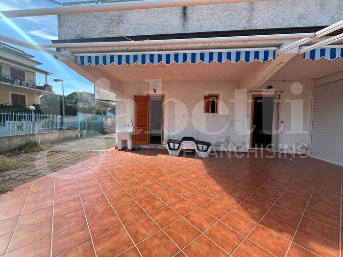 Appartamento con 6 locali in vendita in Via Sandro Pertini, San Nicola Arcella