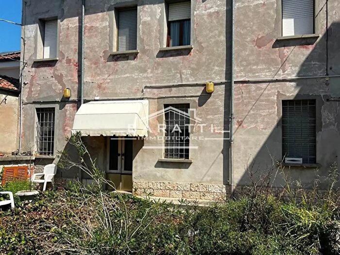 Casa quadrilocale in vendita in Suzzara