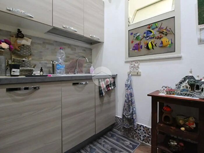 Appartamento trilocale in vendita in Piazza Uditore, Palermo