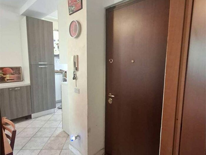 Appartamento bilocale in affitto in Viale Carso, Centro, Locate di Triulzi