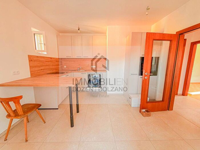 Appartamento trilocale in affitto in Via del Macello, Piani, Bolzano