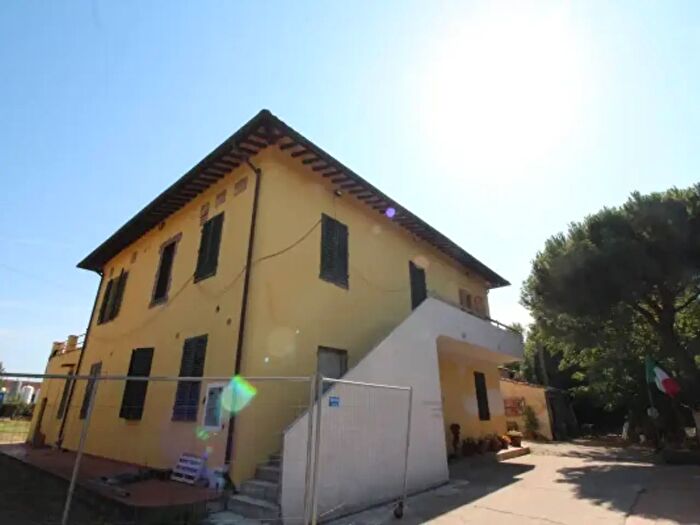 Casa con 6 locali in vendita in Via del Convento, Empoli