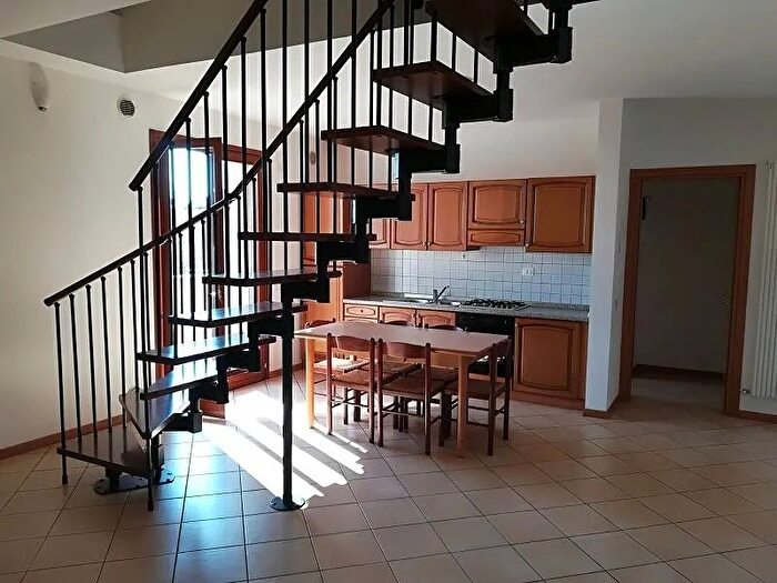 Appartamento trilocale in vendita in Via Stazione, Trevignano